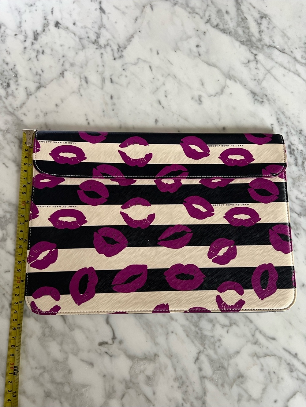Marc Jacob Laptop Case - Picture 7 of 8